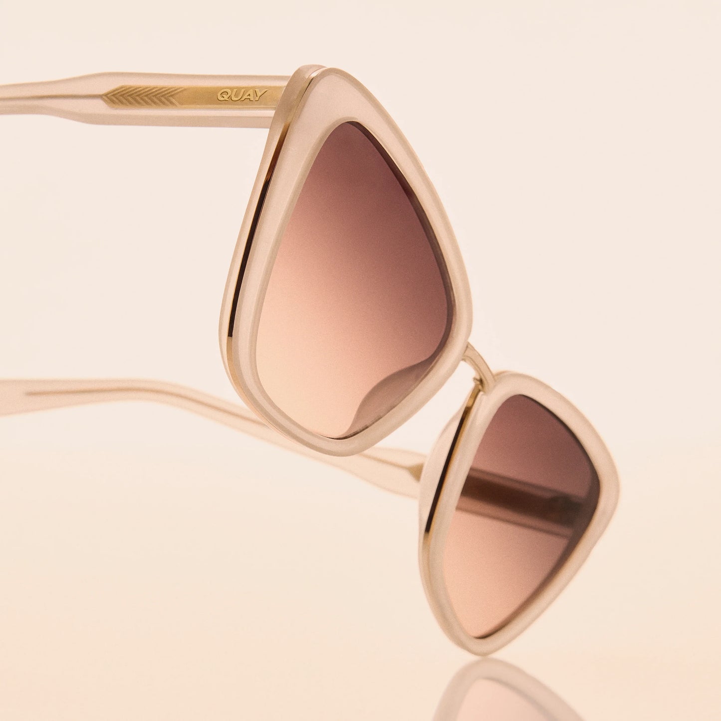 QUAY All Talk Sunglasses - Bone/Dark Fawn