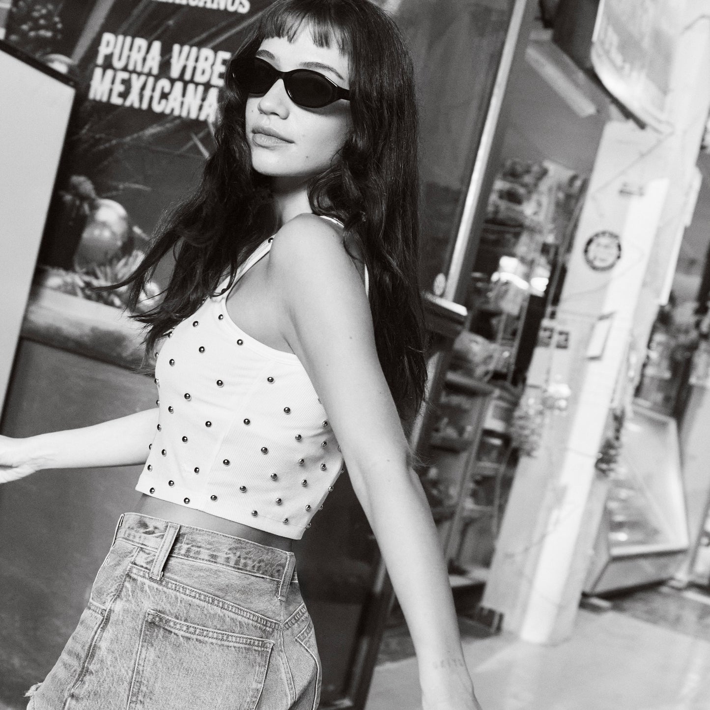 QUAY Aura Points Sunglasses - Black/Smoke