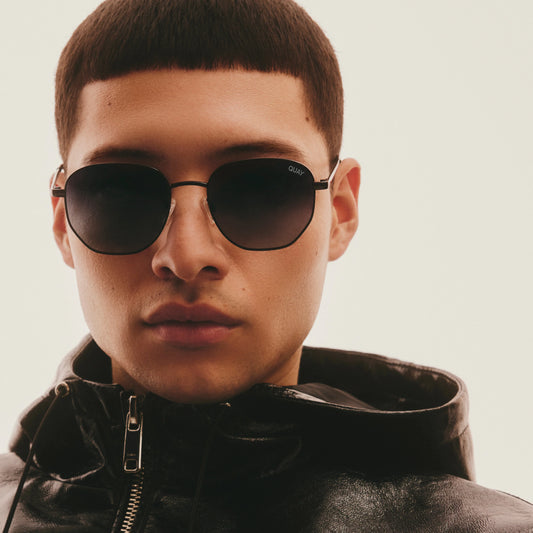 QUAY Big Time Sunglasses - Black/Smoke Polarized