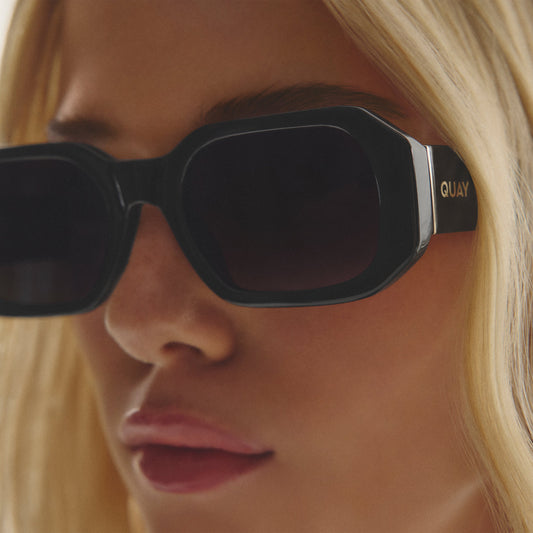 QUAY Hyped Up Sunglasses - Hydrangea/Smoke