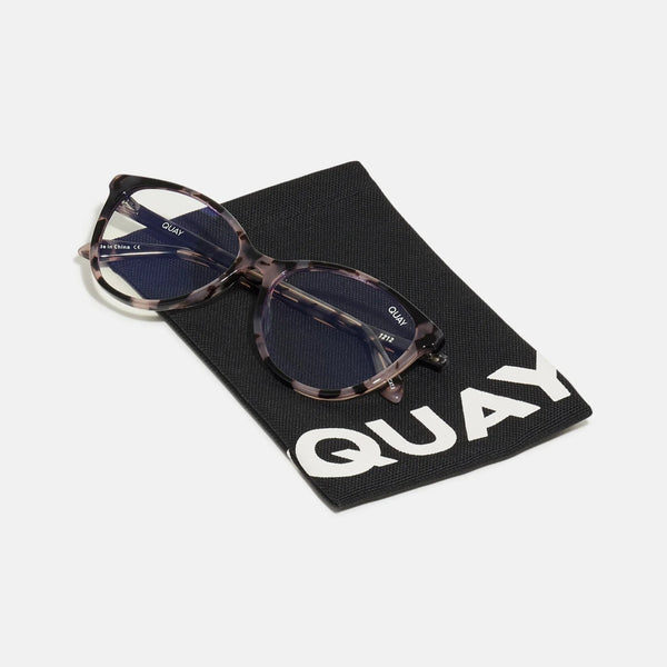 QUAY True That Blue Light Glasses - Milky Tort/Clear
