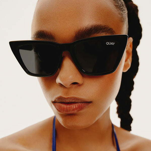 QUAY Call The Shots Sunglasses - Black/Smoke Polarized