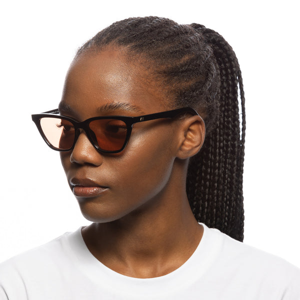 Le Specs Unfaithful | Black Cinnamon Tint