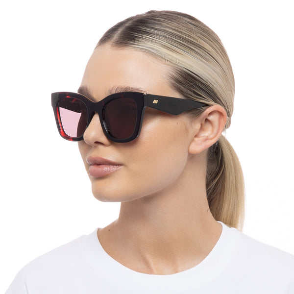 Le Specs Showstopper | Cherry Tort