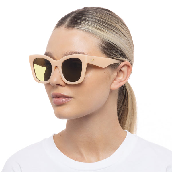 Le Specs Showstopper | Butterscotch