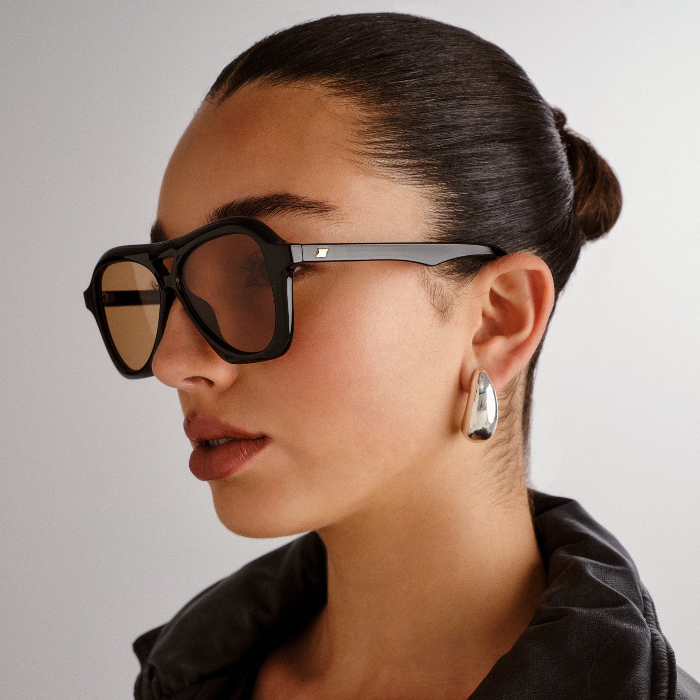 Le Specs Drizzle Sunglasses | Black Light Brown Mono
