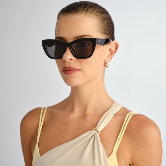 Le Specs Lumen + Global Fit Sunglasses | Black Smoke Mono Polarized