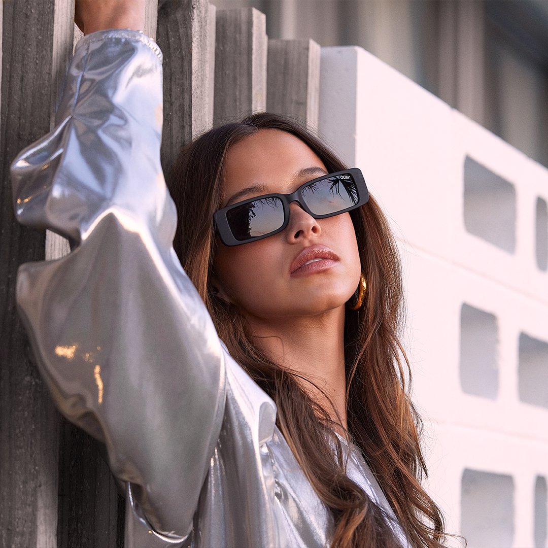 QUAY Art School Sunglasses - Matte Black/Smoke