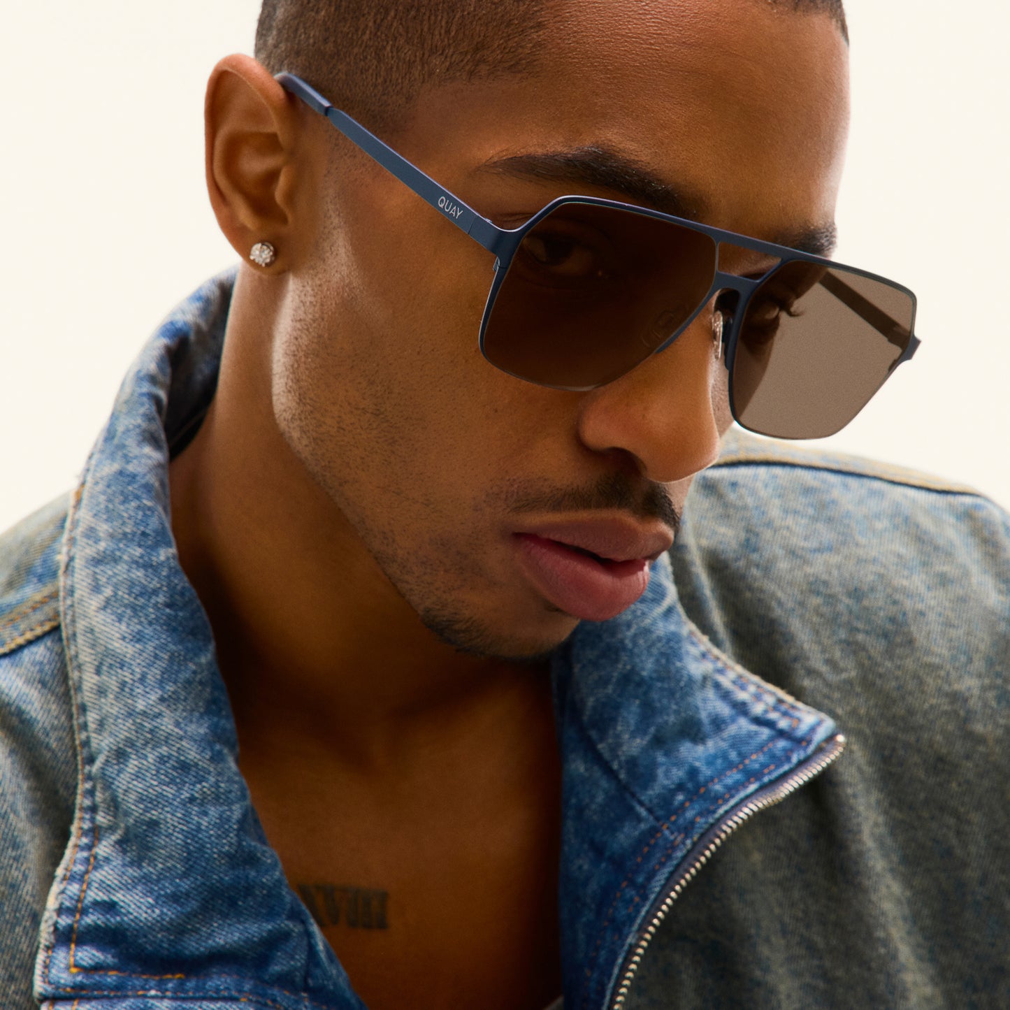 QUAY Backstage Pass Sunglasses - Matte Navy/Tan