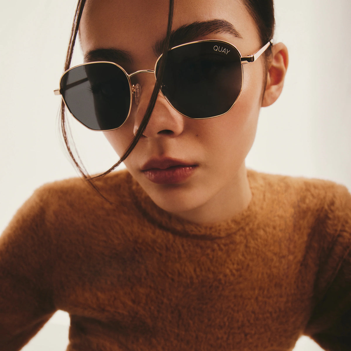 New Quay Australia Unisex Big Time Texture Gold Frame/Smoke Lens Sunglasses New Quay Australia Unisex Big Time Texture Gold Frame/Smoke  main image 2
