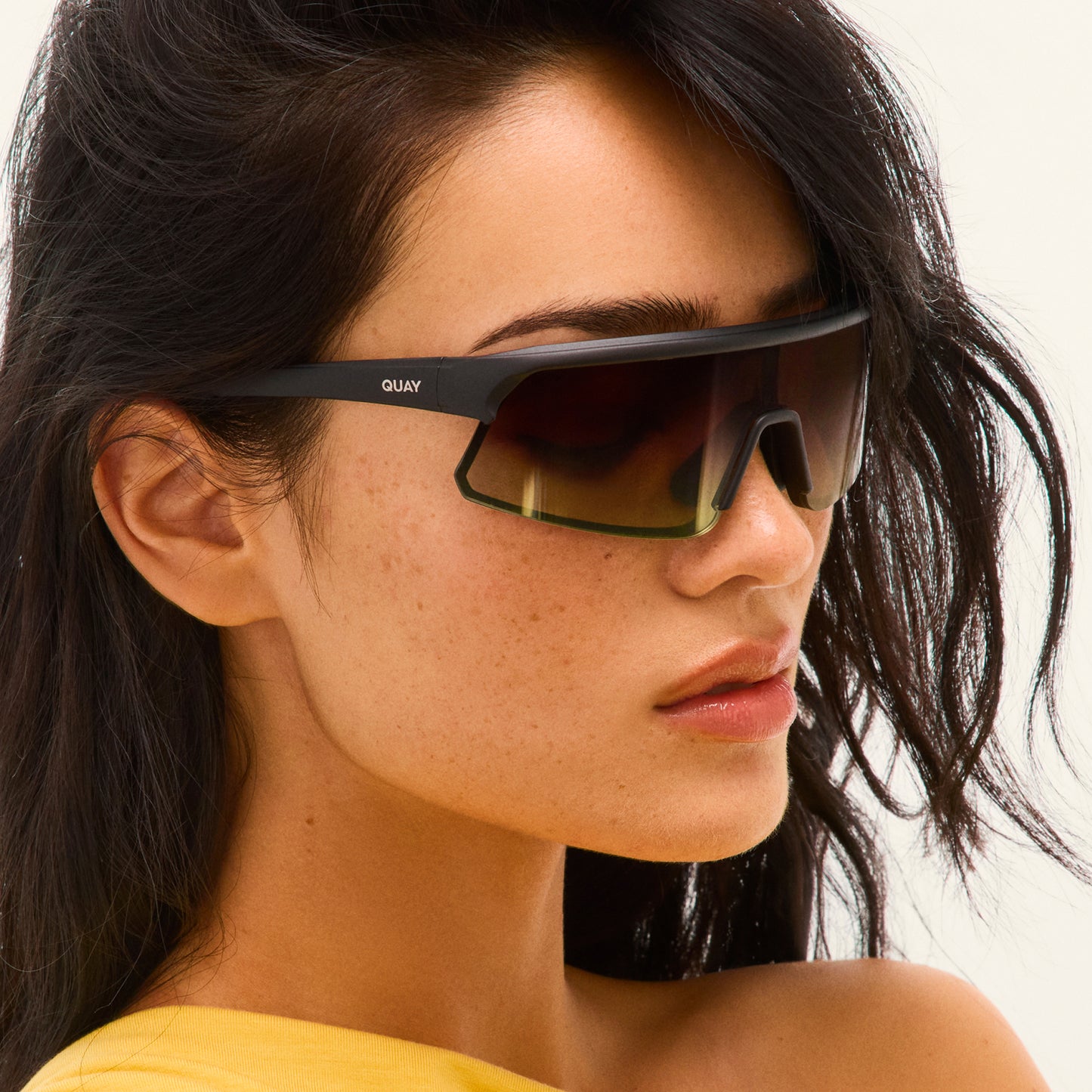 QUAY Clock It Sunglasses - Matte Black/Bronze Glow