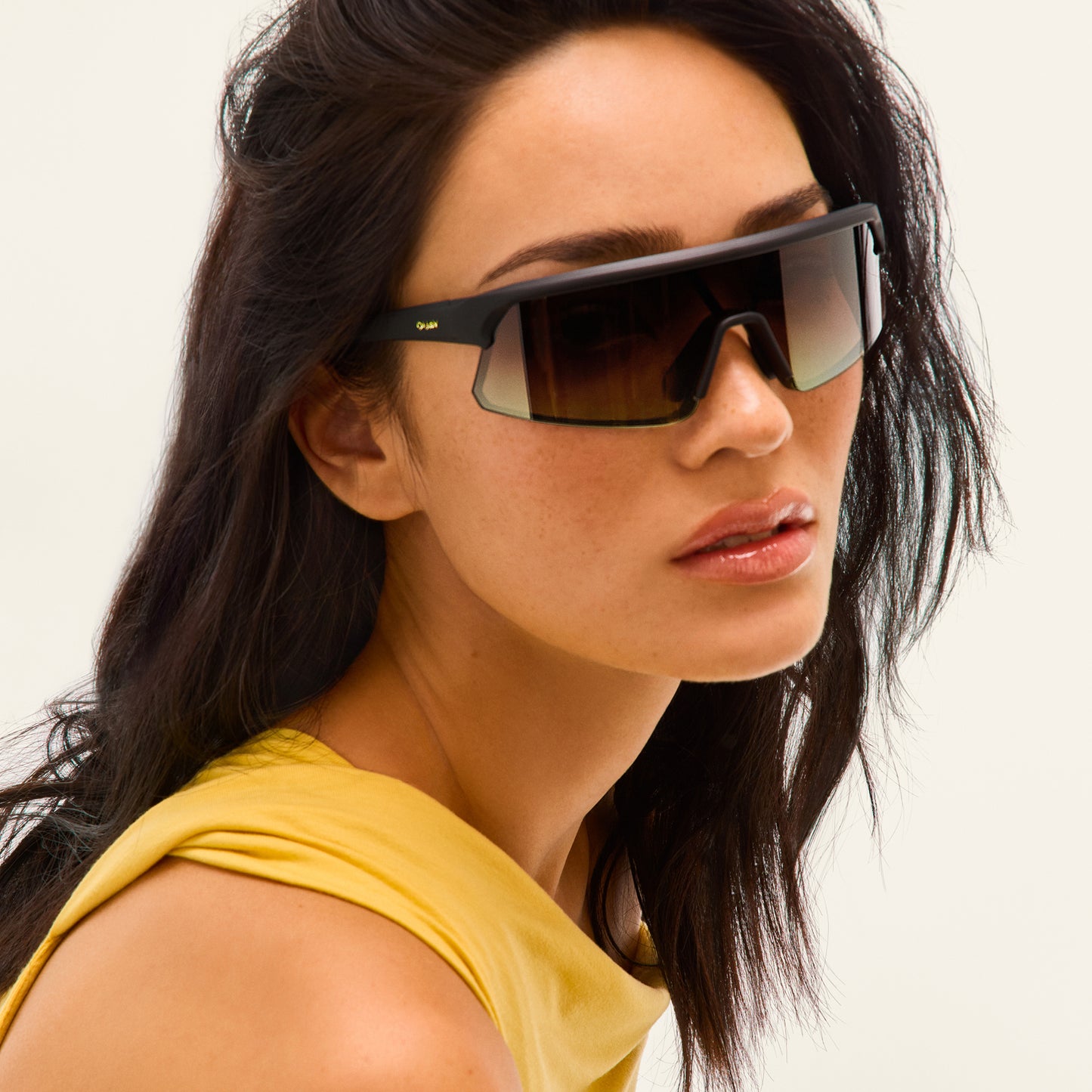 QUAY Clock It Sunglasses - Matte Black/Bronze Glow