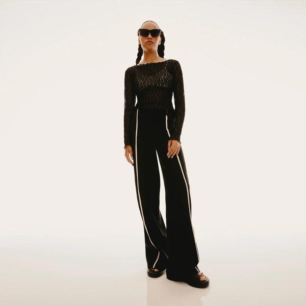 QUAY Come Thru Sunglasses - Black/Fade