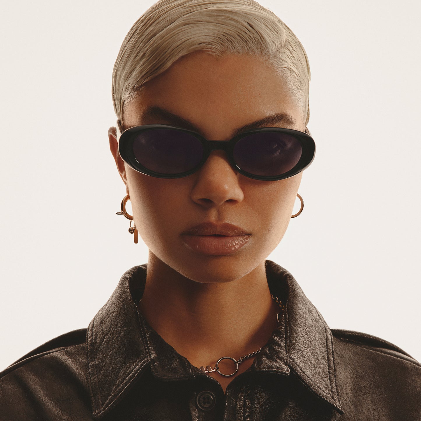 QUAY Felt Cute Sunglasses - Black/Smoke