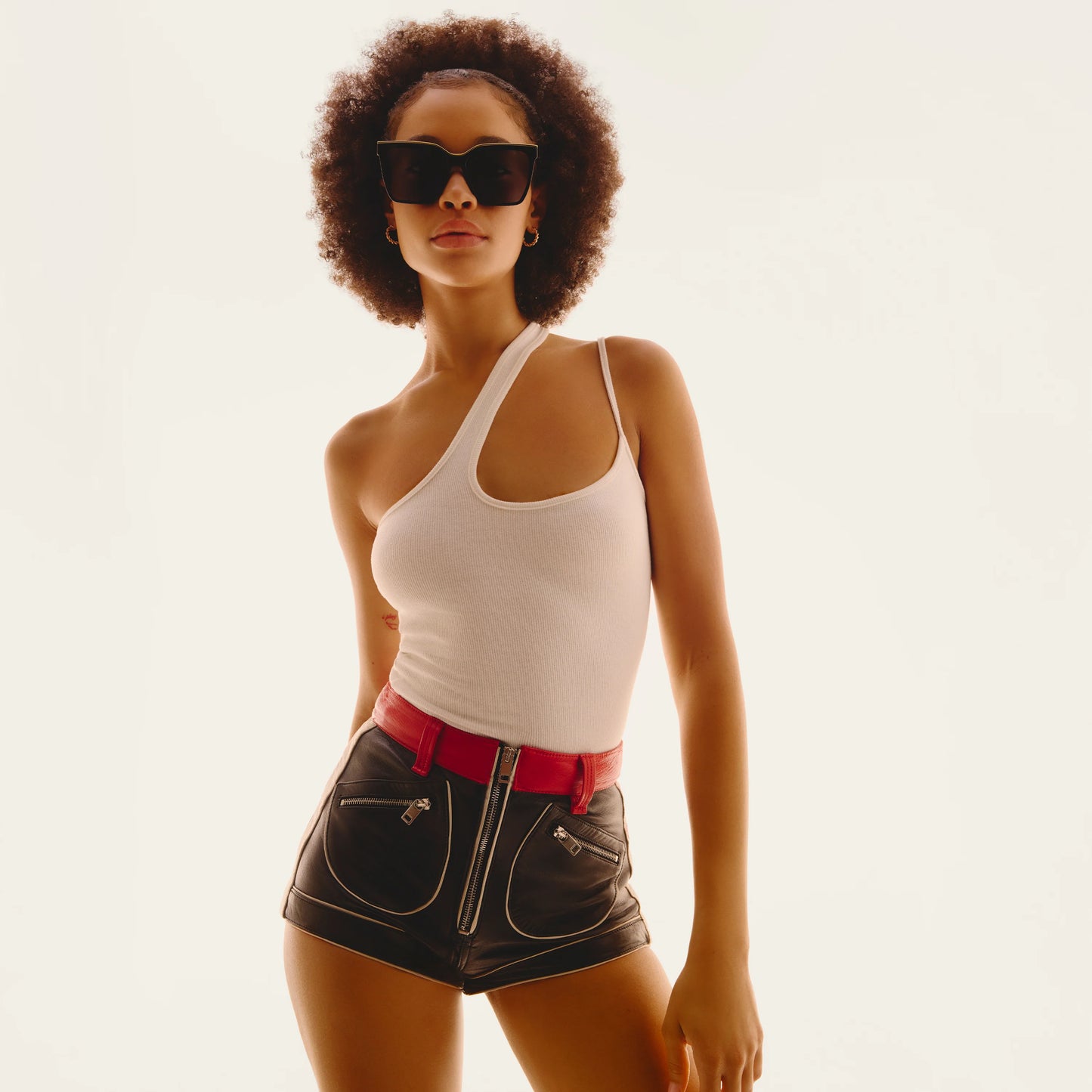 QUAY Level Up Sunglasses - Black Gold/Smoke Polarized