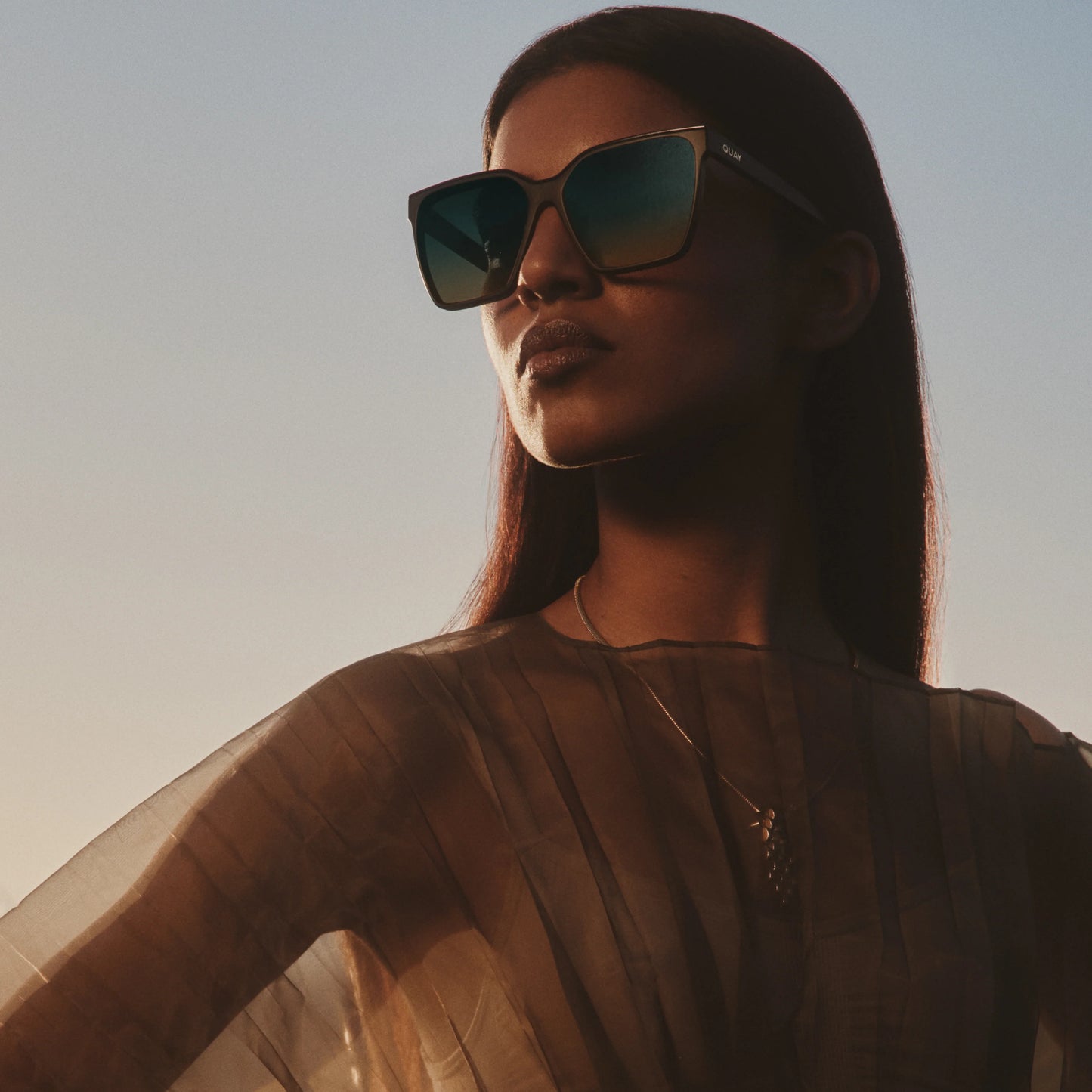 QUAY Level Up Sunglasses - Black/Smoke Polarized