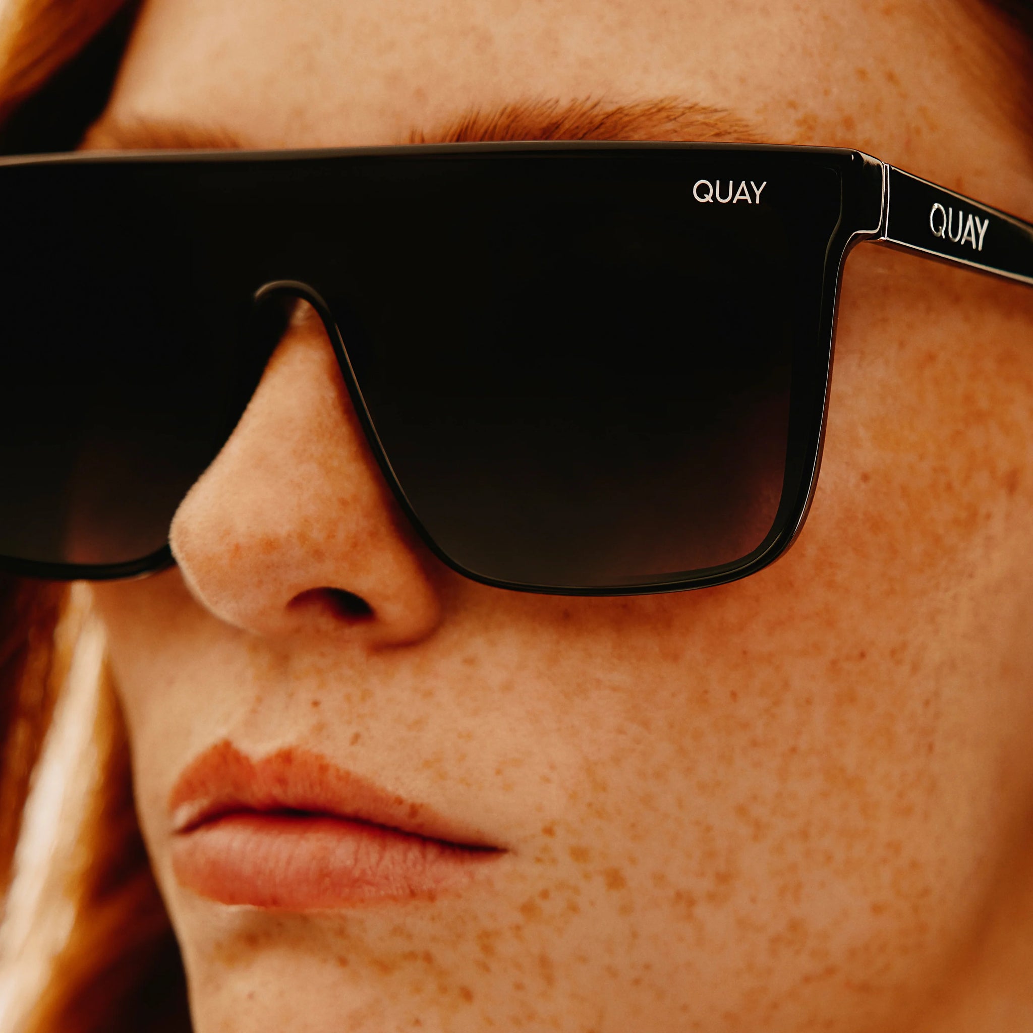 QUAY Nightfall Sunglasses - Black/Smoke