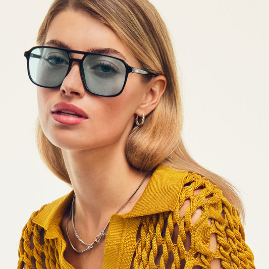 QUAY On The Fly Sunglasses - Black/Aqua