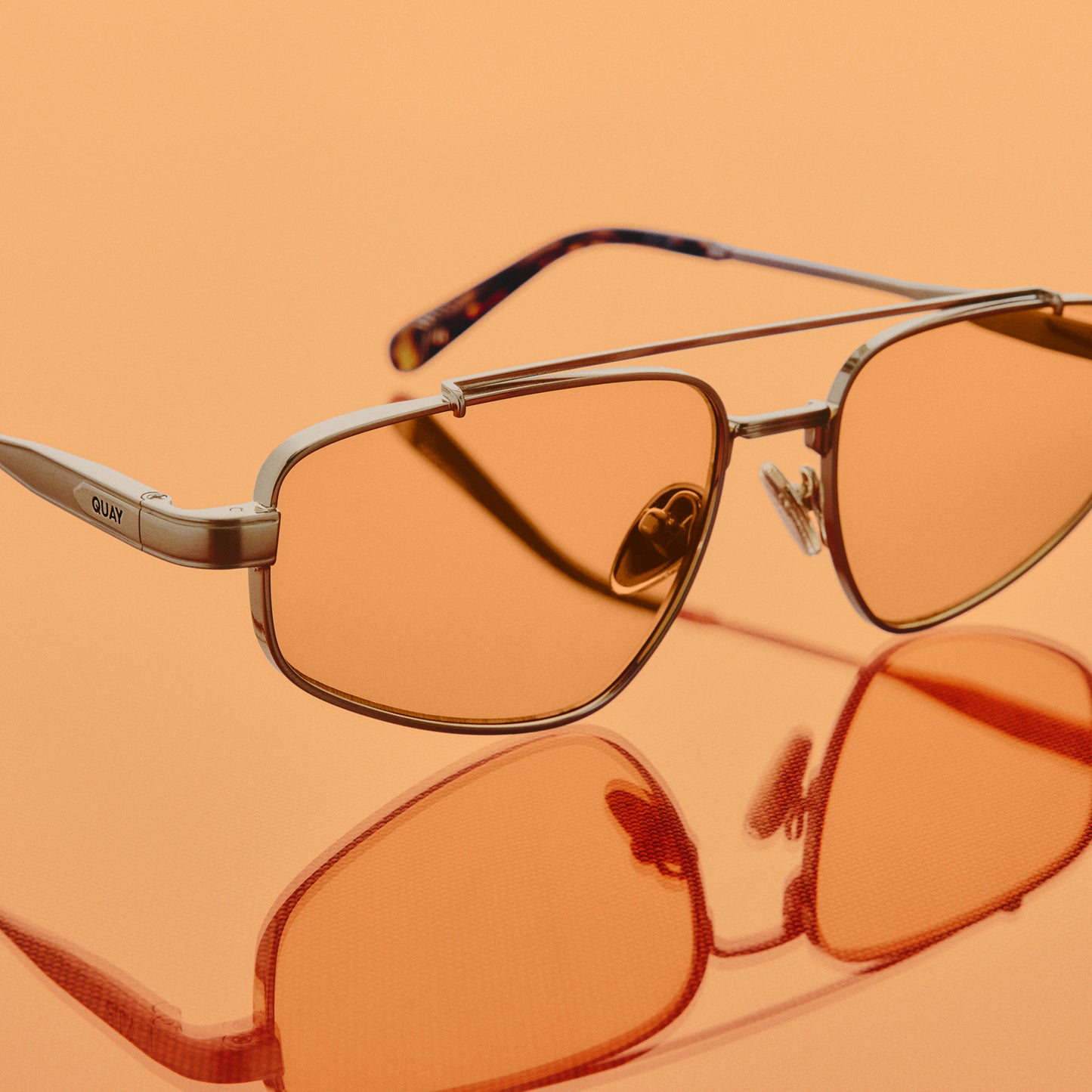 QUAY Pit Stop Sunglasses - Brushed Gold/Honey