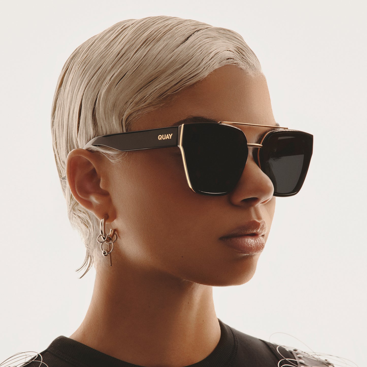 QUAY Sweet Talker Sunglasses - Black/Smoke