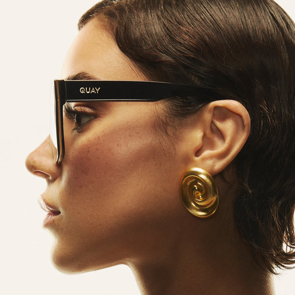 QUAY Sweet Talker Sunglasses - Black/Smoke