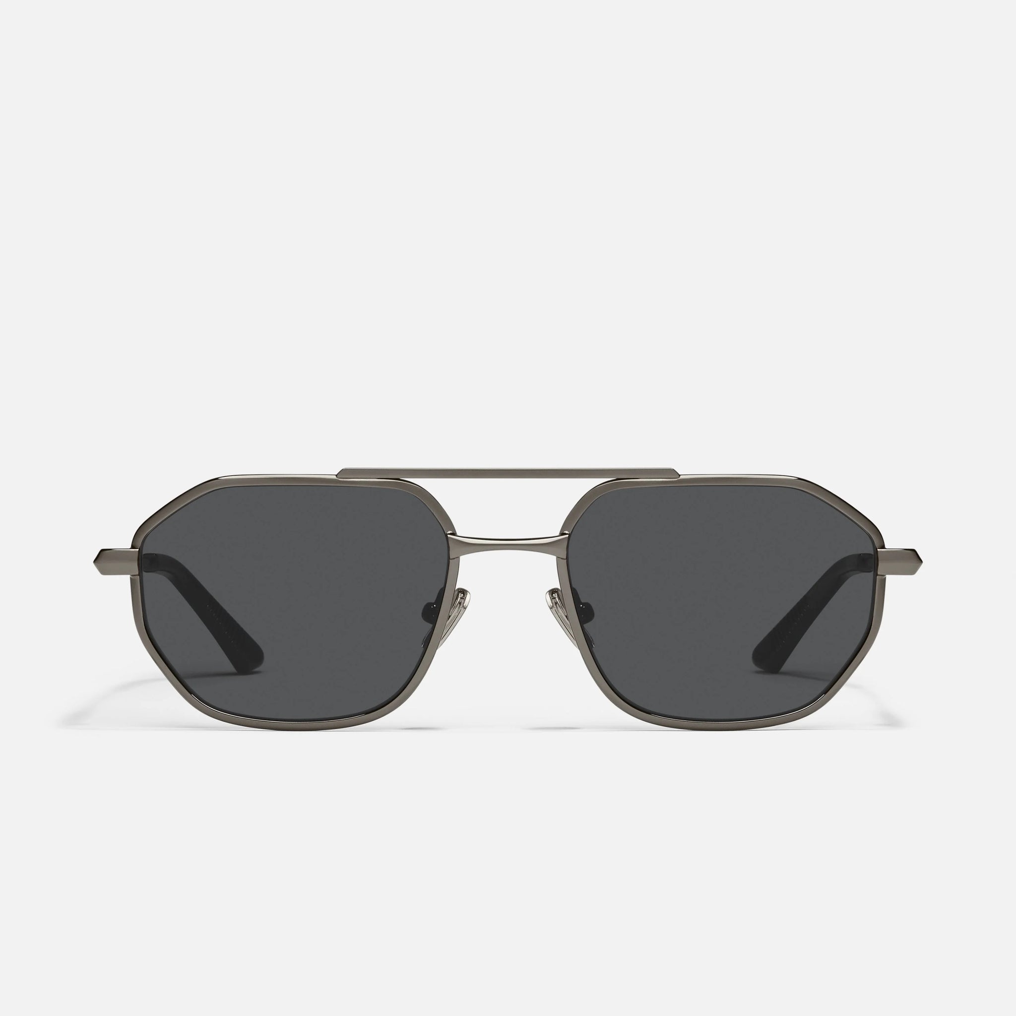 QUAY En Route Sunglasses - Gunmetal/Smoke