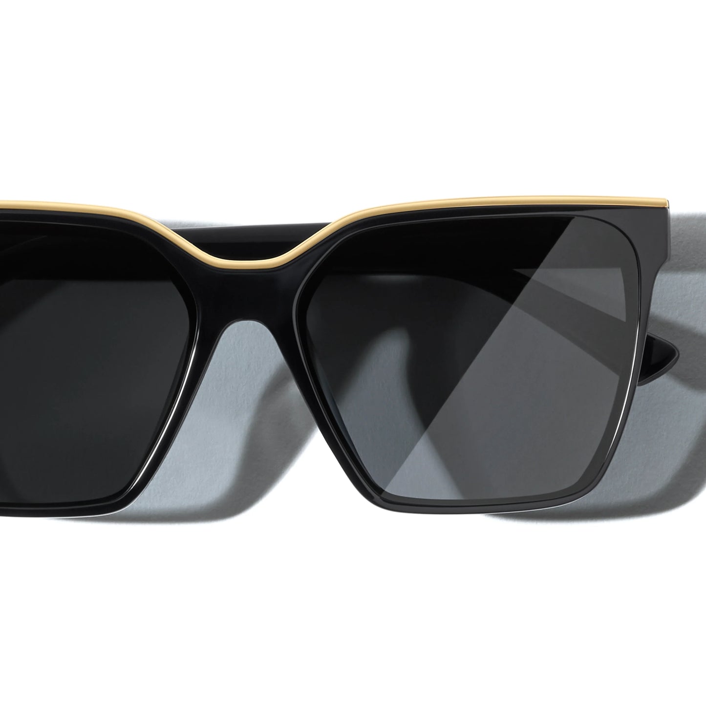 QUAY Level Up Sunglasses - Black Gold/Smoke Polarized