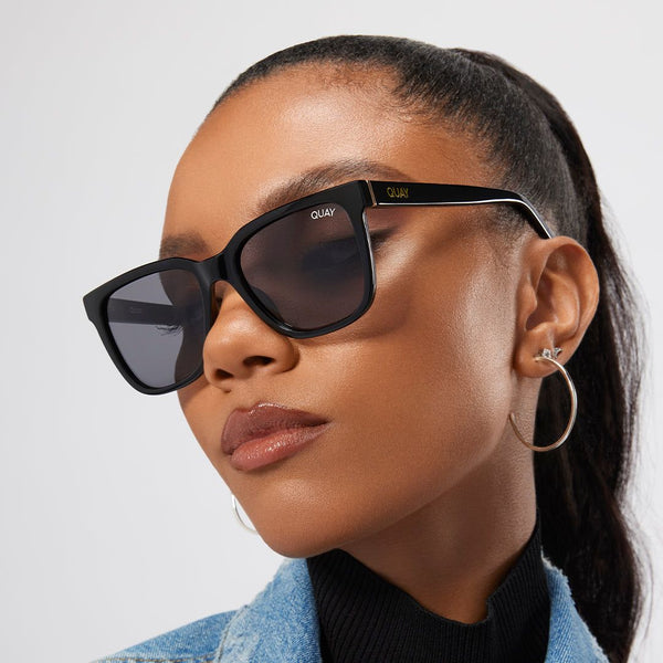 QUAY Wired Medium Sunglasses - Black/Smoke Polarized