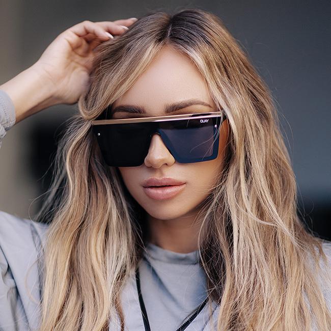 QUAY AUSTRALIA HINDSIGHT BLACK GOLD/SMOKE