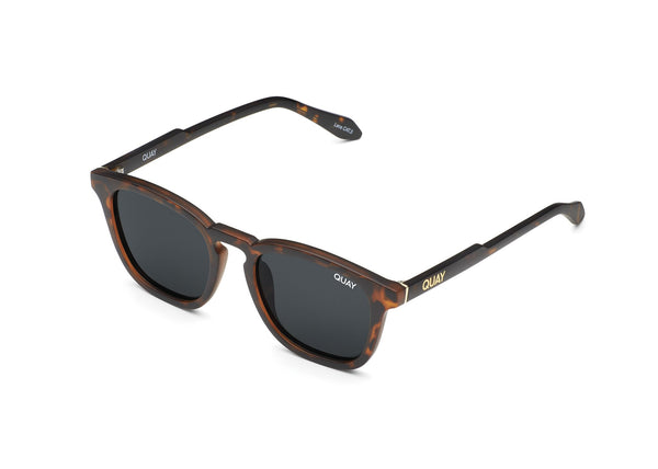 QUAY AUSTRALIA Malaysia - JACKPOT matte tort/smoke - PresenceConcept.com