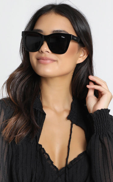 QUAY AFTER HOURS shiny black/smoke polarized